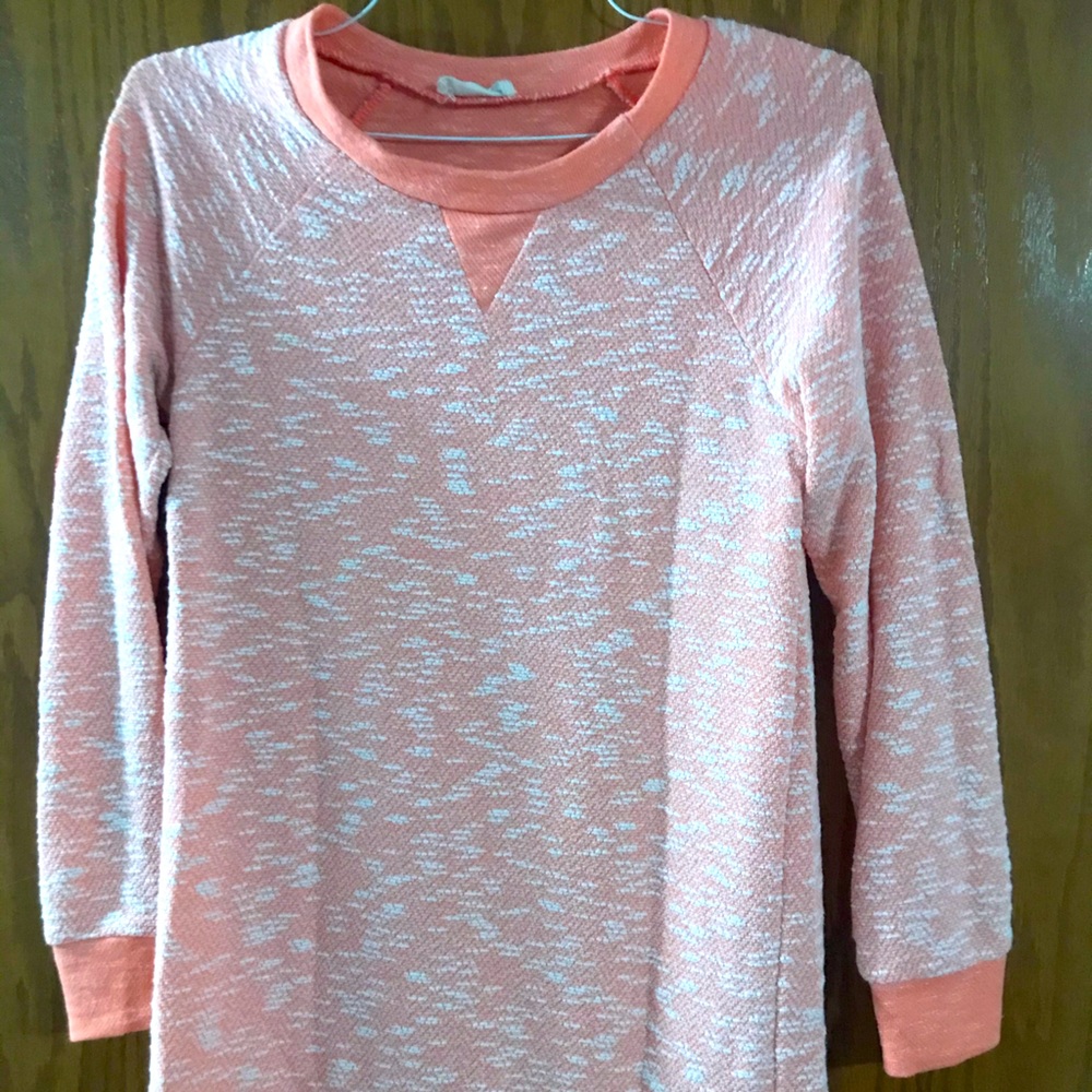 Long sleeved coral top